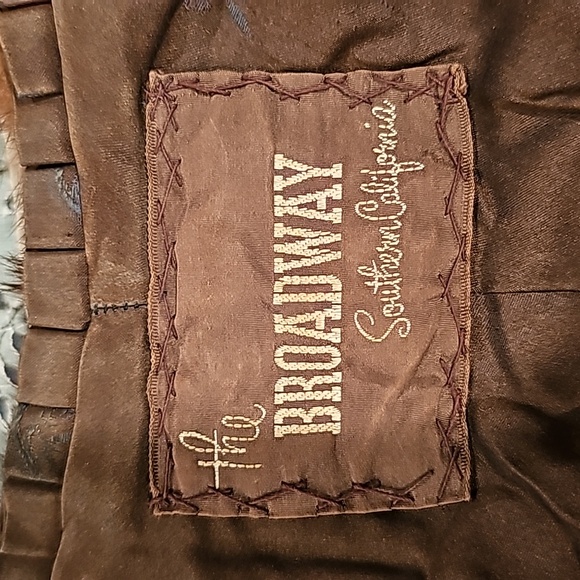 Beautiful 100% Mink Shawl - Picture 3 of 5